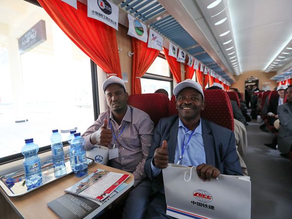 非洲评论中国铁路_中国在非洲修建的铁路_非洲的中国铁路
