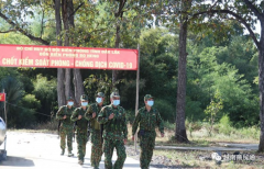 中国人民解放军向越火狐电竞南军队援助的一批